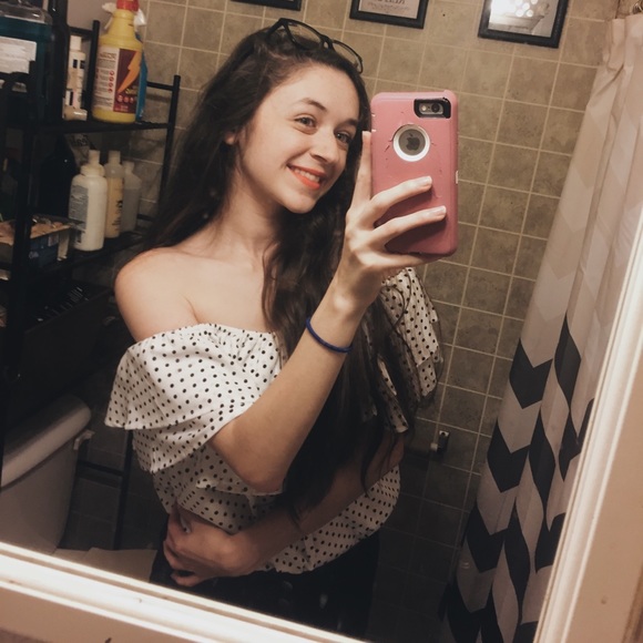 Meet your Posher, Christina - Picture 1 of 1